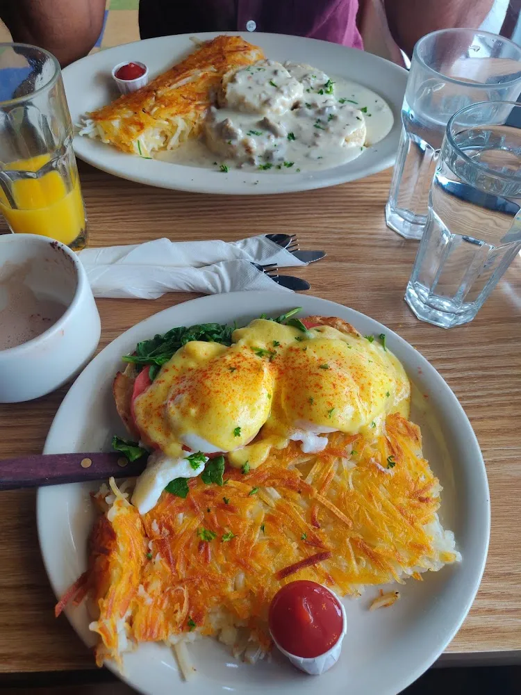 Crab Cake Eggs Benedict
